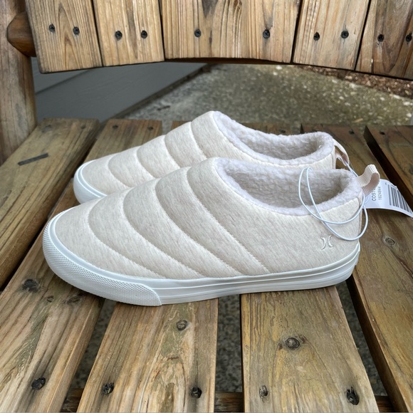 Hurley Arlo Puff Slip On Clog Shoes Size 6
Cream White - Picture 5 of 12
